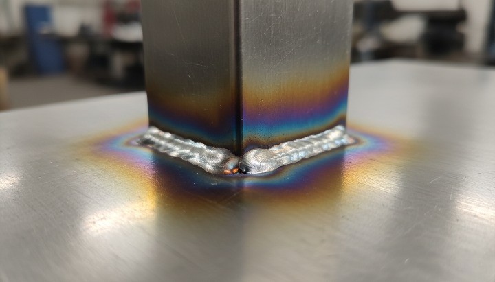 Heat-affected zone and welding discoloration on stainless steel