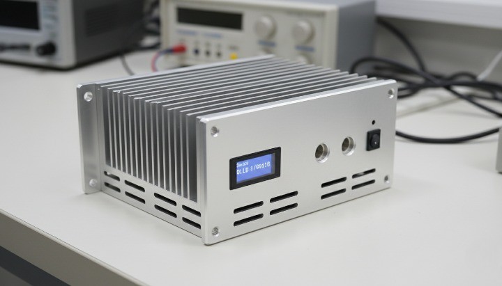 Aluminum profile housing heatsink enclosure with finned extrusion for improved heat dissipation.