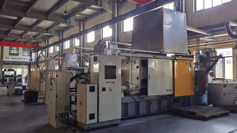 Die casting machine in HMaking factory