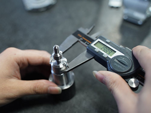 Precision caliper measurement
